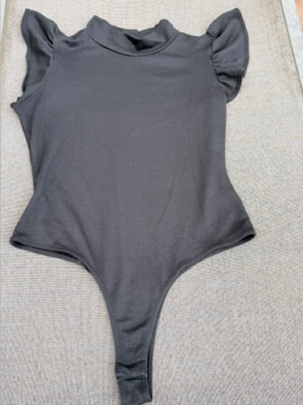 Black Mock-Neck Bodysuit Ruffle Butterfly Sleeves good condition juniors size L